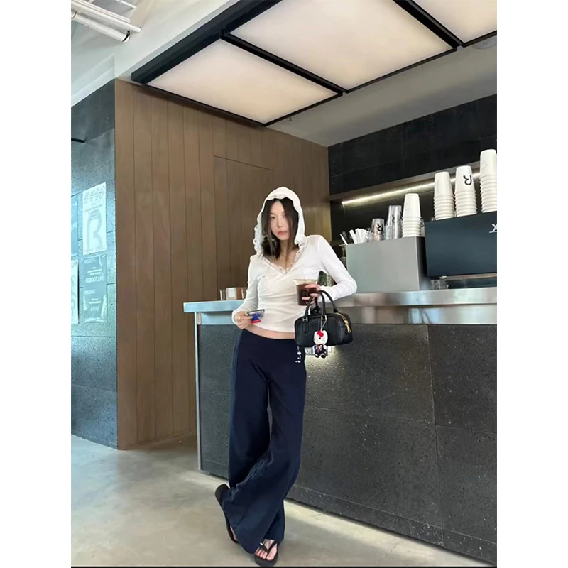 2024早秋新款女士气质纯欲风蕾丝V领拼接连帽长袖上衣百搭休闲裤