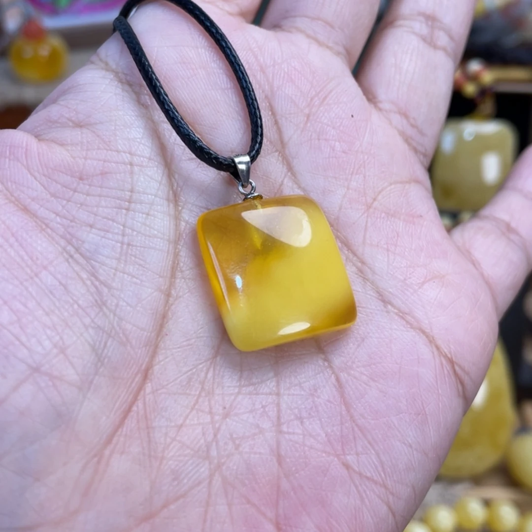 【闪购商品】蜜蜡吊坠(赠链)未镶嵌