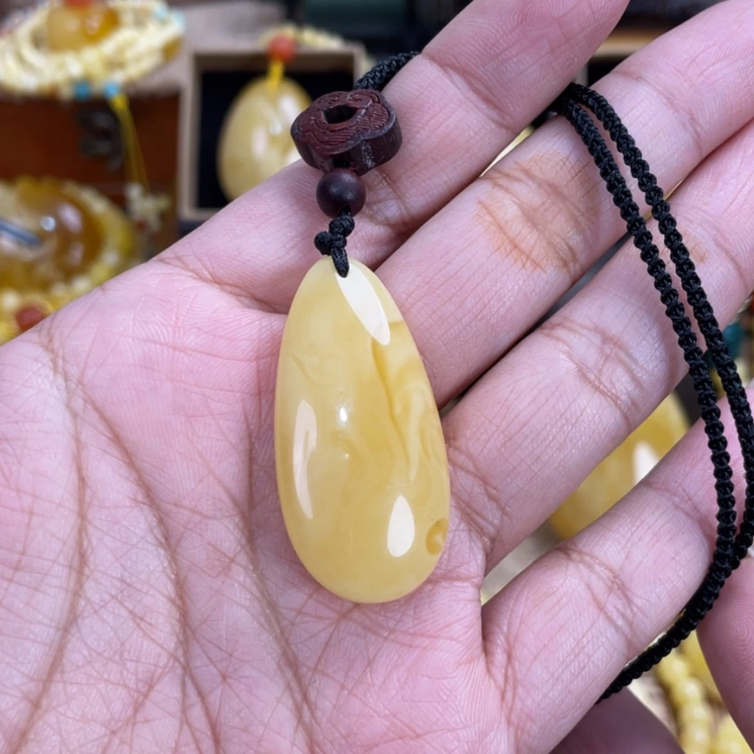 【闪购商品】蜜蜡吊坠(赠链)未镶嵌