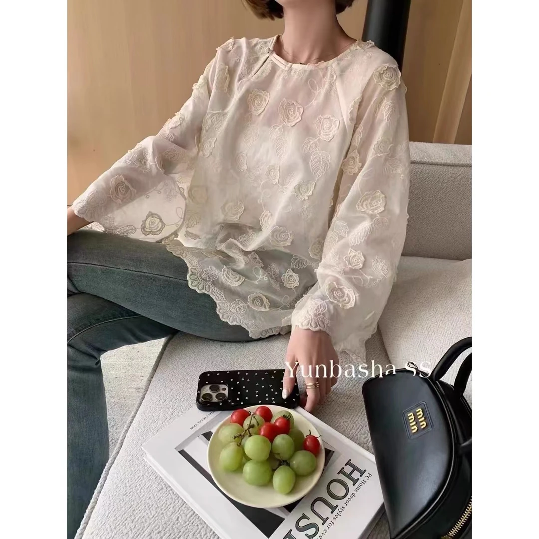 小静折扣~U253P    圆领立体绣花宽松长袖小衫 （衣长64（90-140斤）