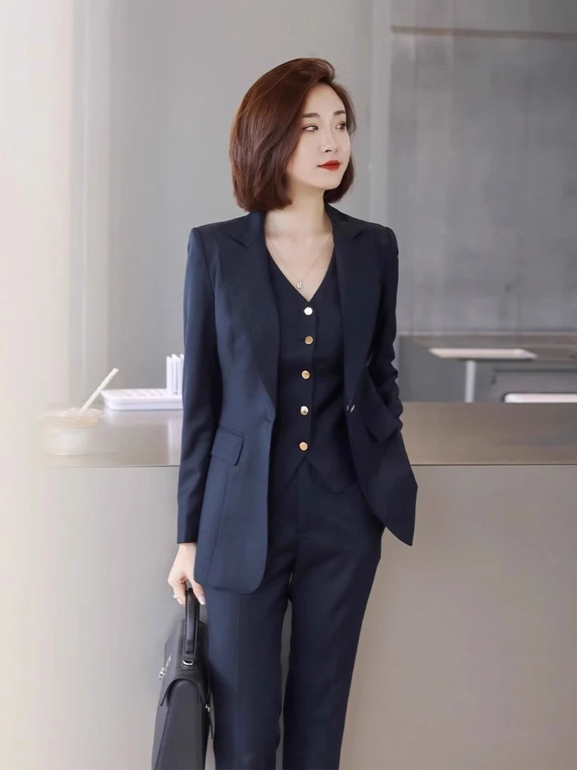时尚气质高级韩版小西装盐系穿搭三件套马甲喇叭裤职场西服套装女