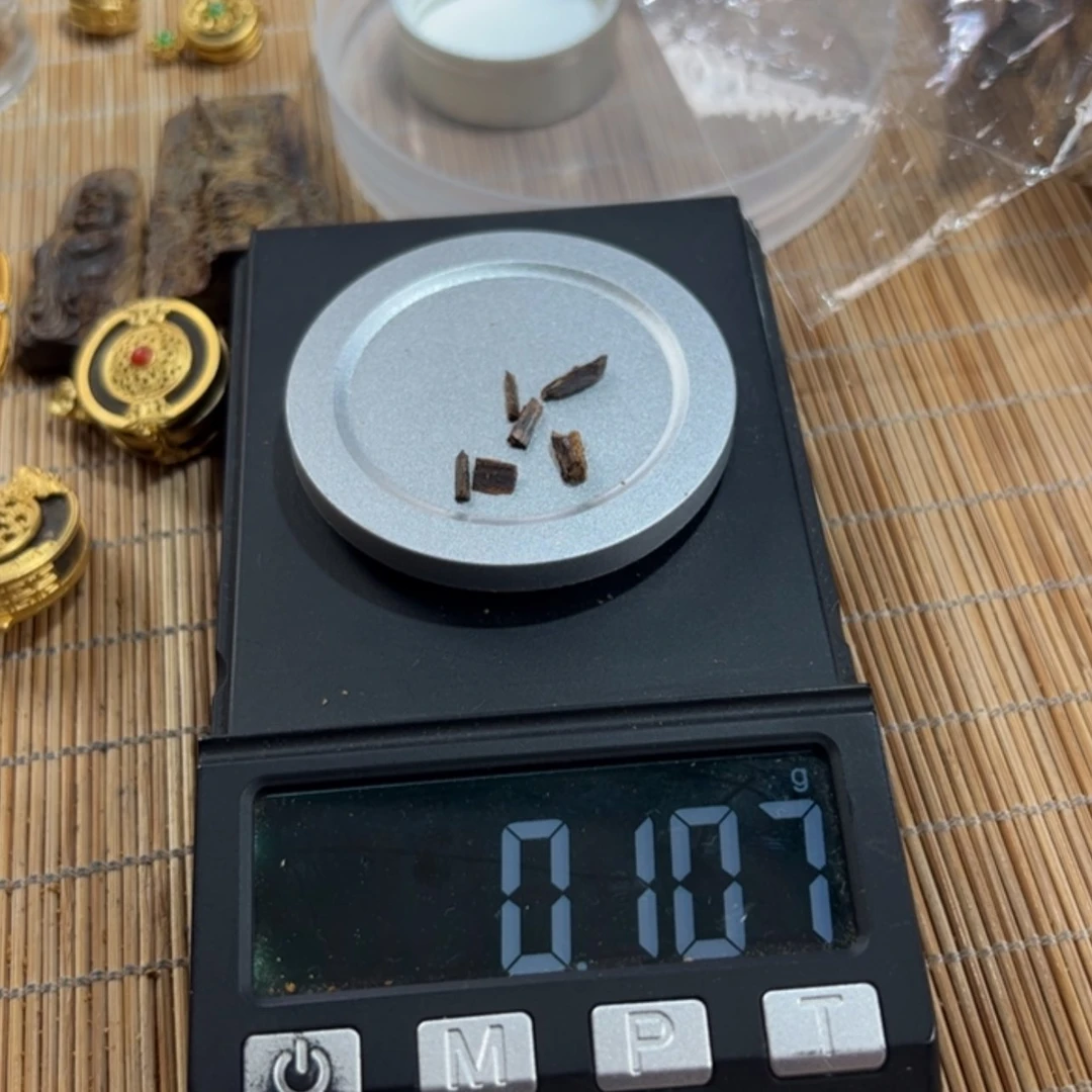 【闪购商品】香道类~****s奇楠碎料0.1克