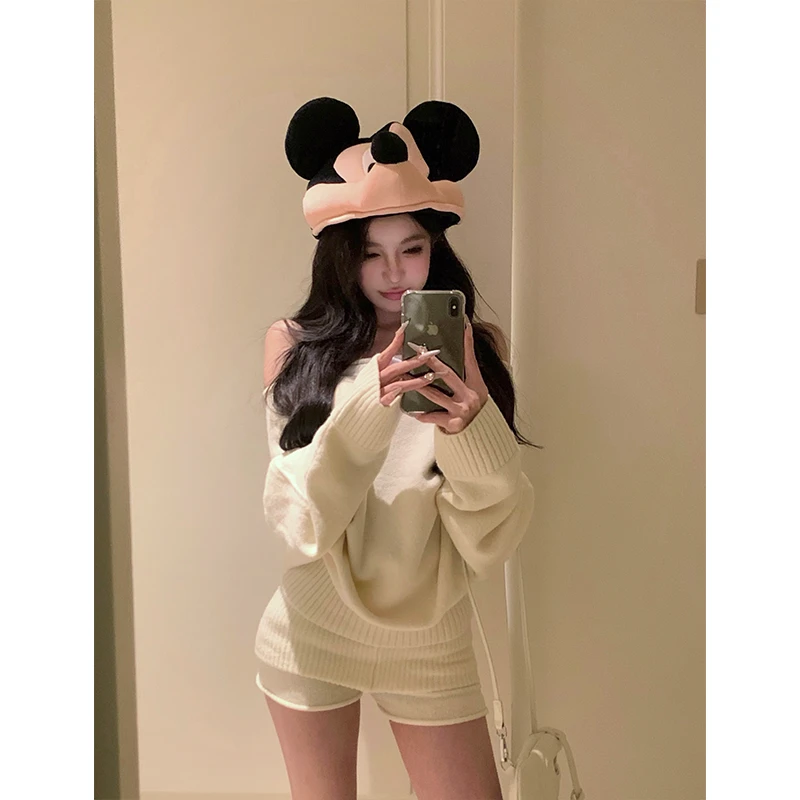 withmin【现货】芳心捕手 斜肩一字肩长袖针织上衣短裤套装2411651