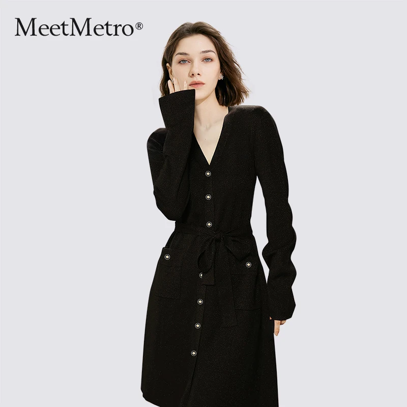 MeetMetro玛依尔黑色羊毛针织连衣裙女2025春季新款法式V领小黑裙