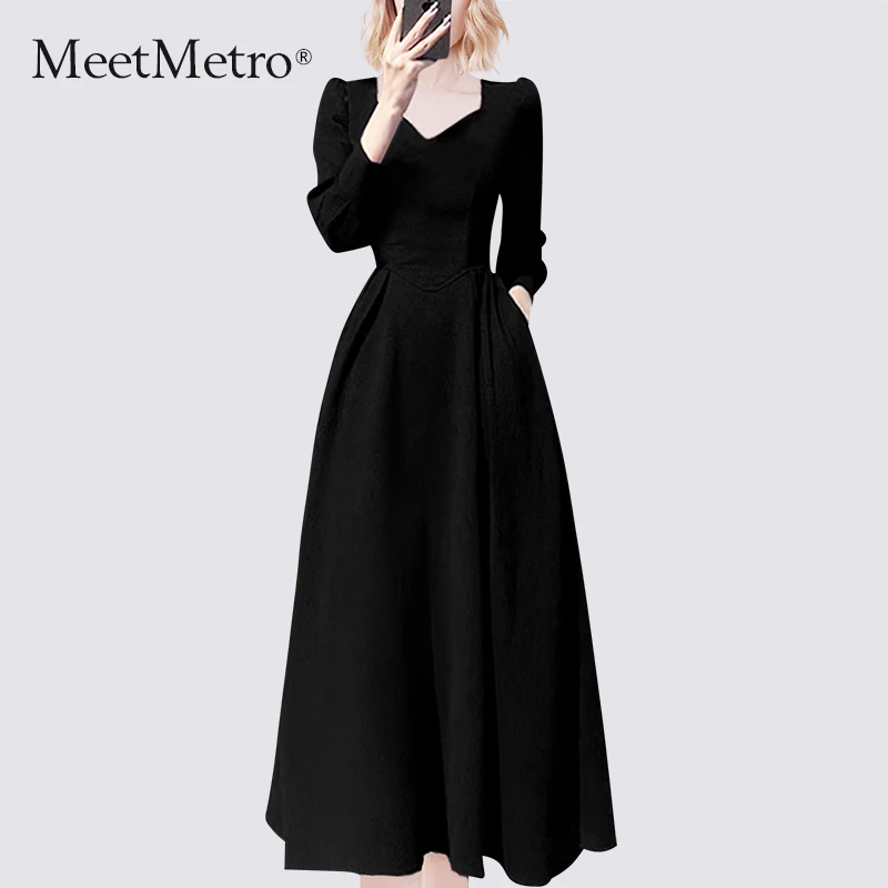MeetMetro玛依尔时尚优雅连衣裙女2024春装高腰法式赫本风小黑裙