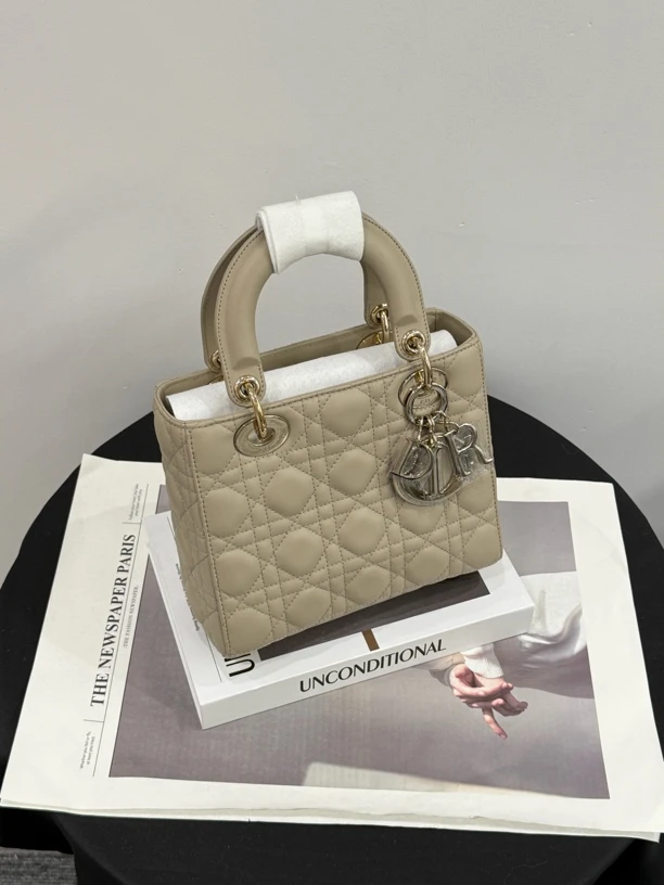 未使用 DIOR/迪奥 【24年新品】四格戴妃米色 大全套 拍下送检