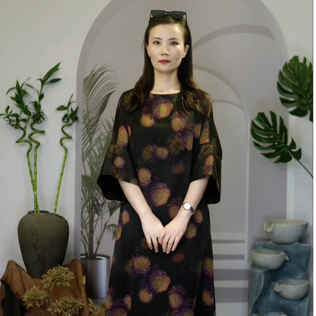 朱雀传说轻奢国风桑蚕丝香云纱宽松复古时尚扎染浮雕立体花连衣裙