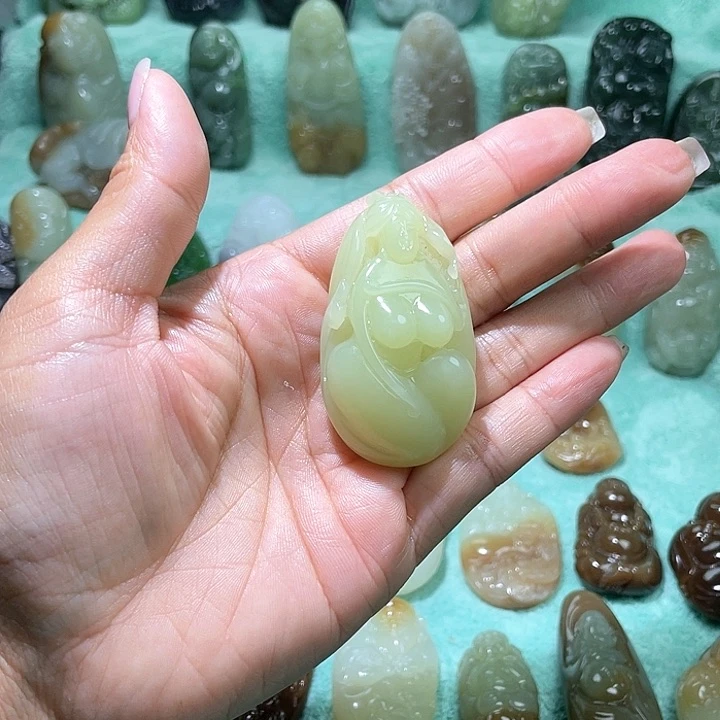 和田玉颈饰未镶嵌京