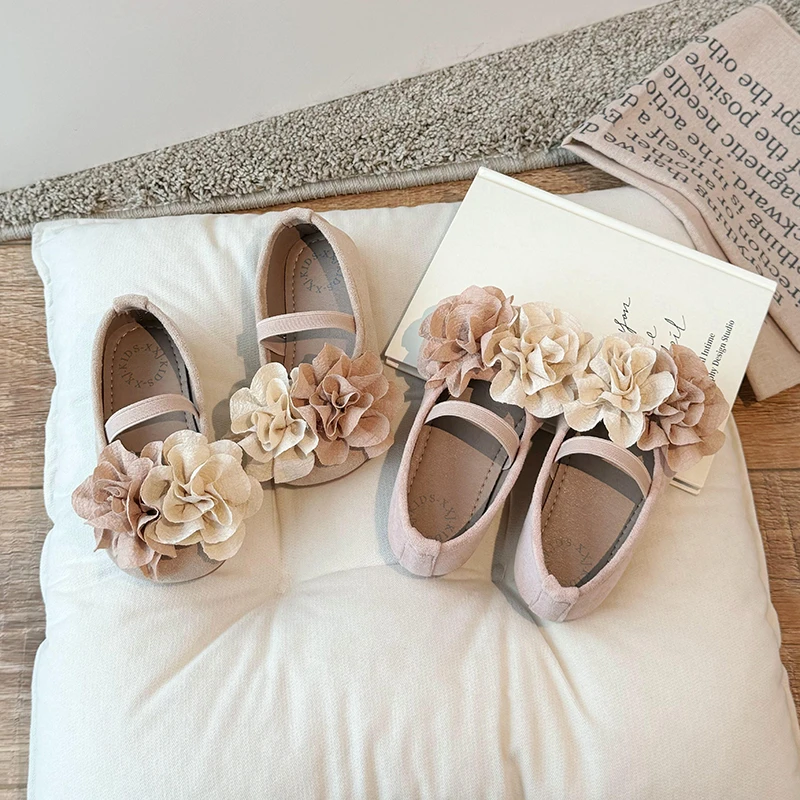 女童小皮鞋2024春季新款公主风花朵时尚小女孩防滑单鞋B09