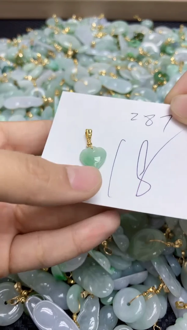【闪购商品】翡翠颈饰合金天然翡翠A货