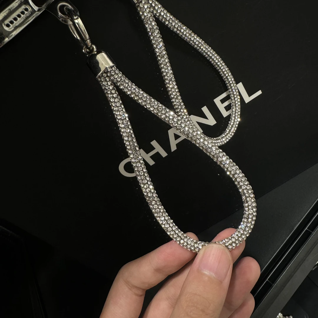 Ins轻奢风满钻银色手链通用手机壳