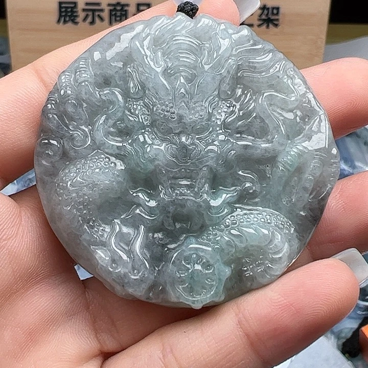 翡翠颈饰足铂镶嵌