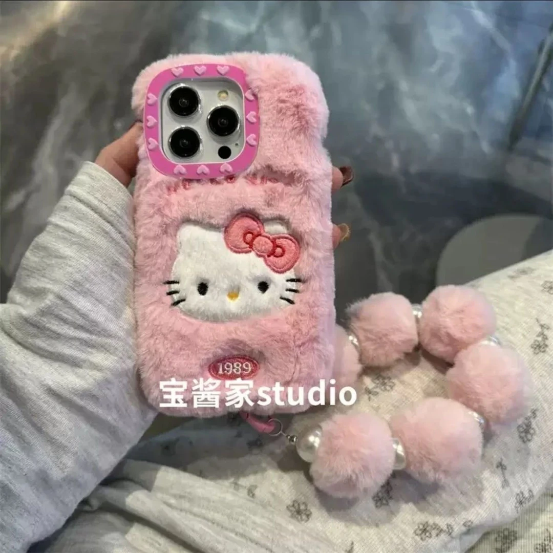 秋冬可爱毛绒刺绣粉KT适用16/15iPhone手机壳13苹果14promax软壳