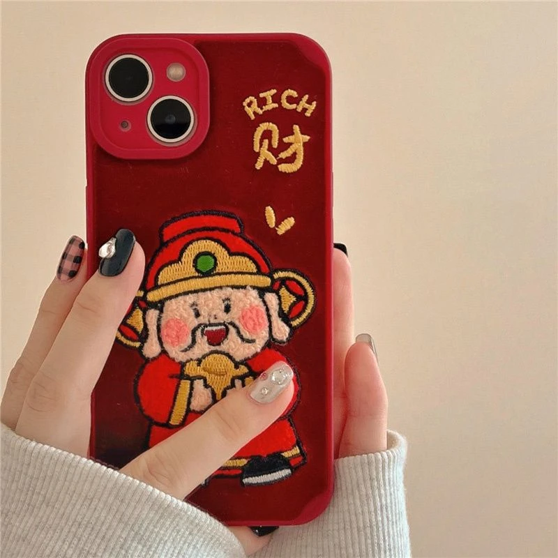 元宝财神爷苹果15promax手机壳iPhone13全包11防摔12promax刺绣14