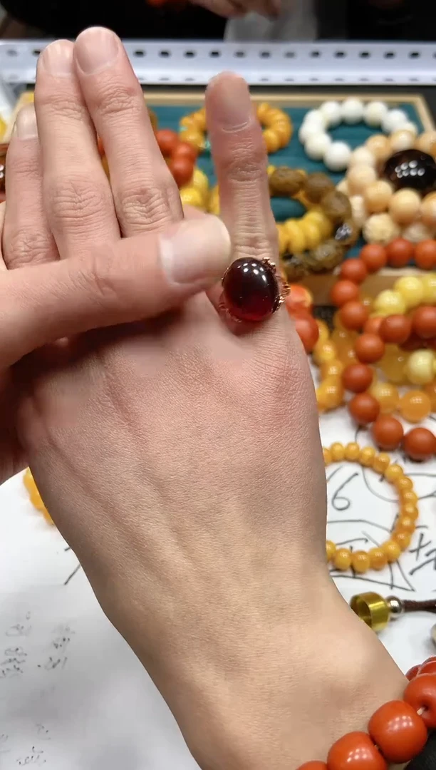 【闪购商品】血珀手链未镶嵌w30