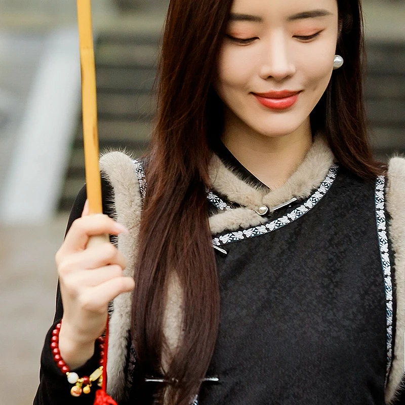 复古日记新中式“素雪”桑蚕丝银通正绢琵琶襟丝棉加厚马夹247E7416