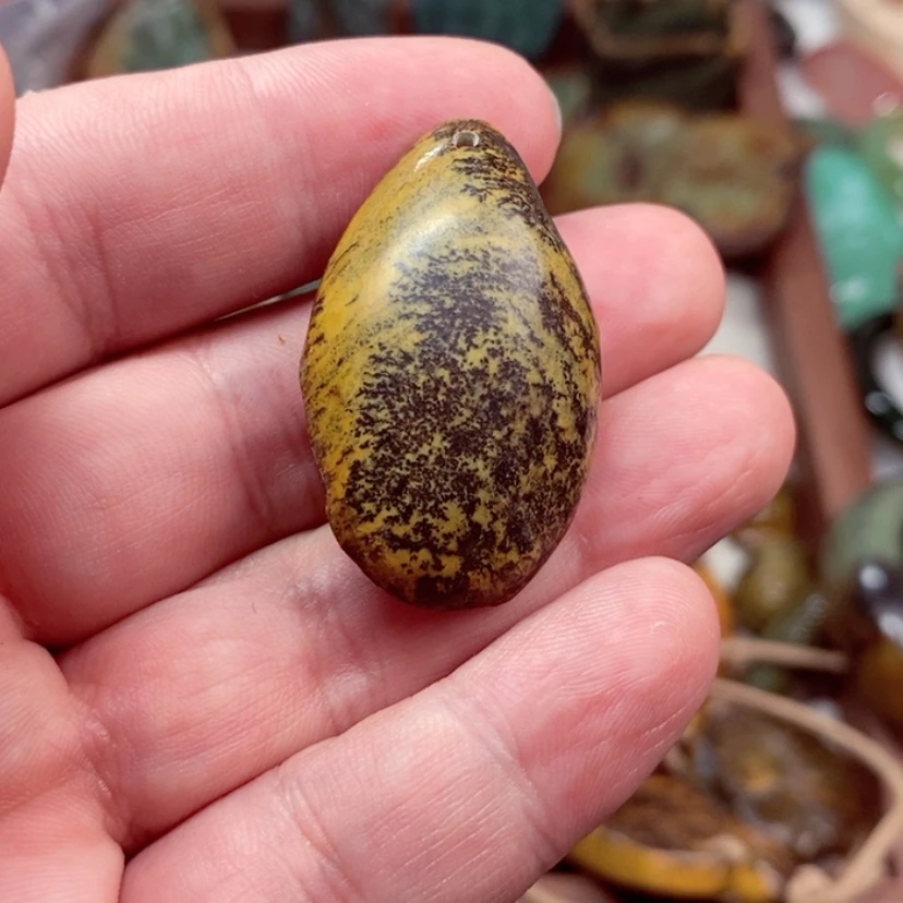 【闪购商品】岫岩河磨玉(透闪石质玉)颈饰未镶嵌