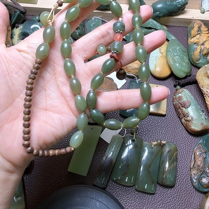 岫岩河磨玉（透闪石质玉）无未镶嵌茶****6