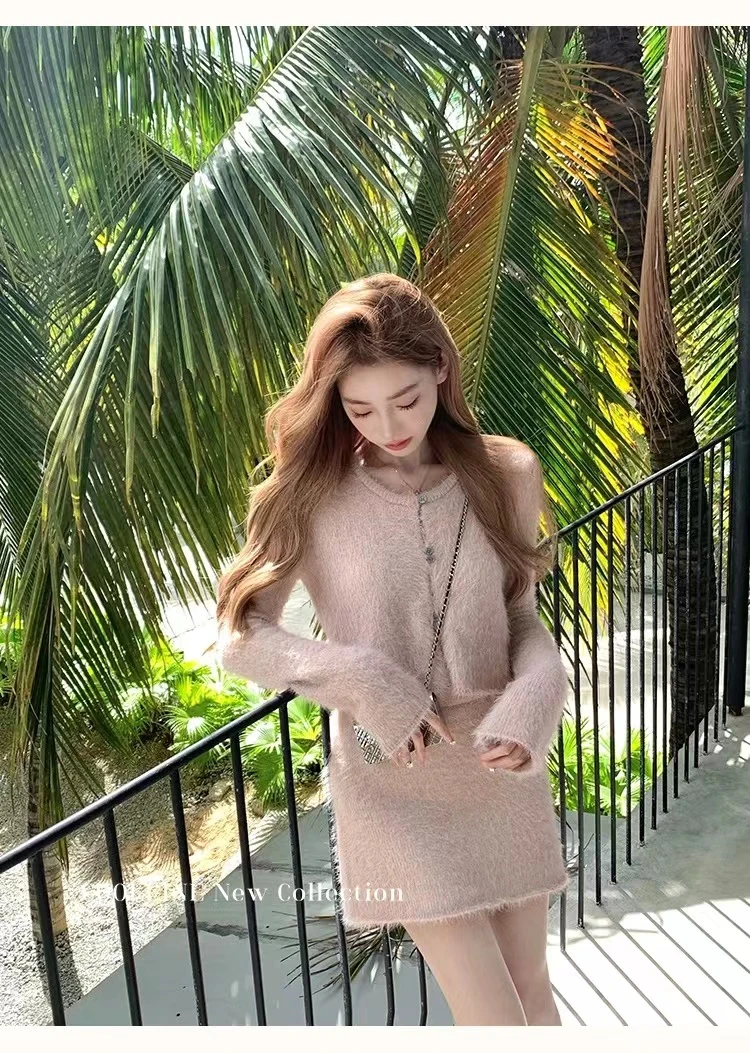 网红温柔气质小香风水毛毛圆领开衫+短裙不掉毛针织半身裙套装秋