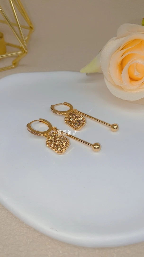 铜合金无非金属耳饰 秋季新款时尚气质百搭高级感轻奢耳环6649