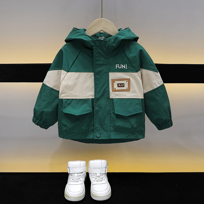 男童春秋款冲锋衣休闲连帽上衣儿童秋装衣服风衣外套新款洋气外套