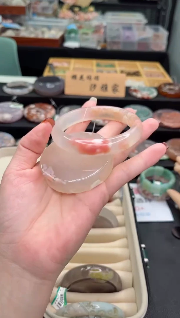 【闪购商品】石英质玉手镯未镶嵌59圈口（赠品镯心）2s939