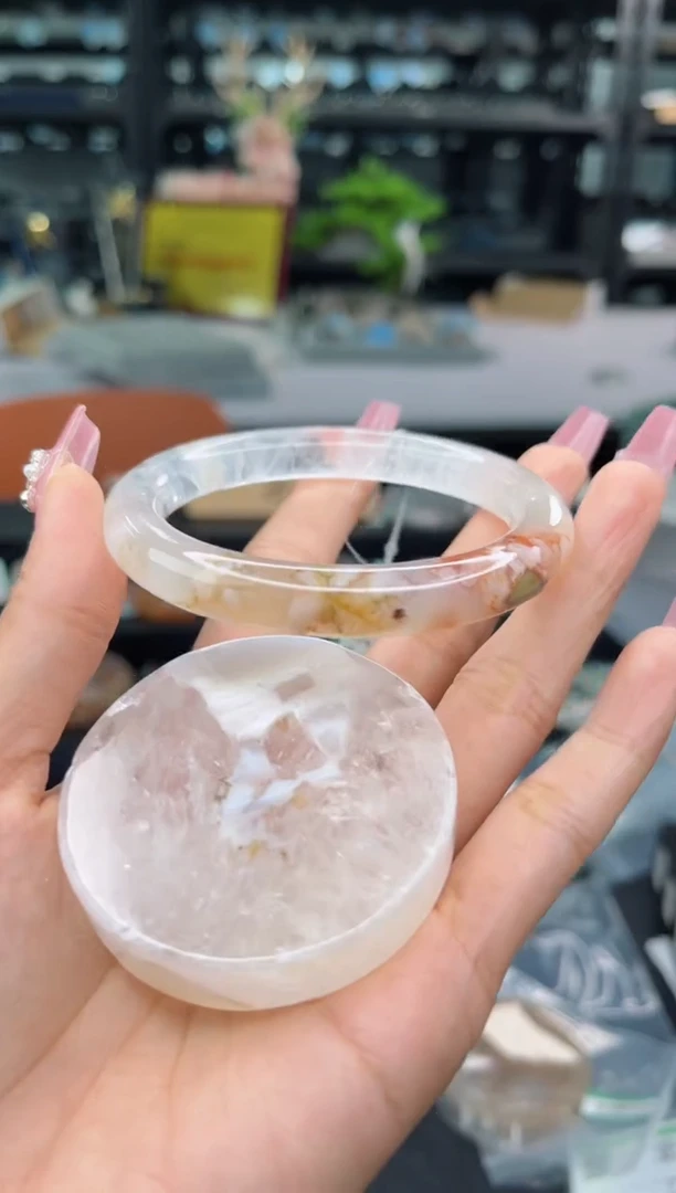 【闪购商品】石英质玉手镯未镶嵌58圈口（赠品镯心）3451254