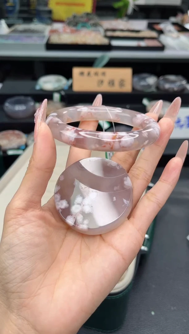 【闪购商品】石英质玉手镯未镶嵌57圈口（赠品镯心）2S9104