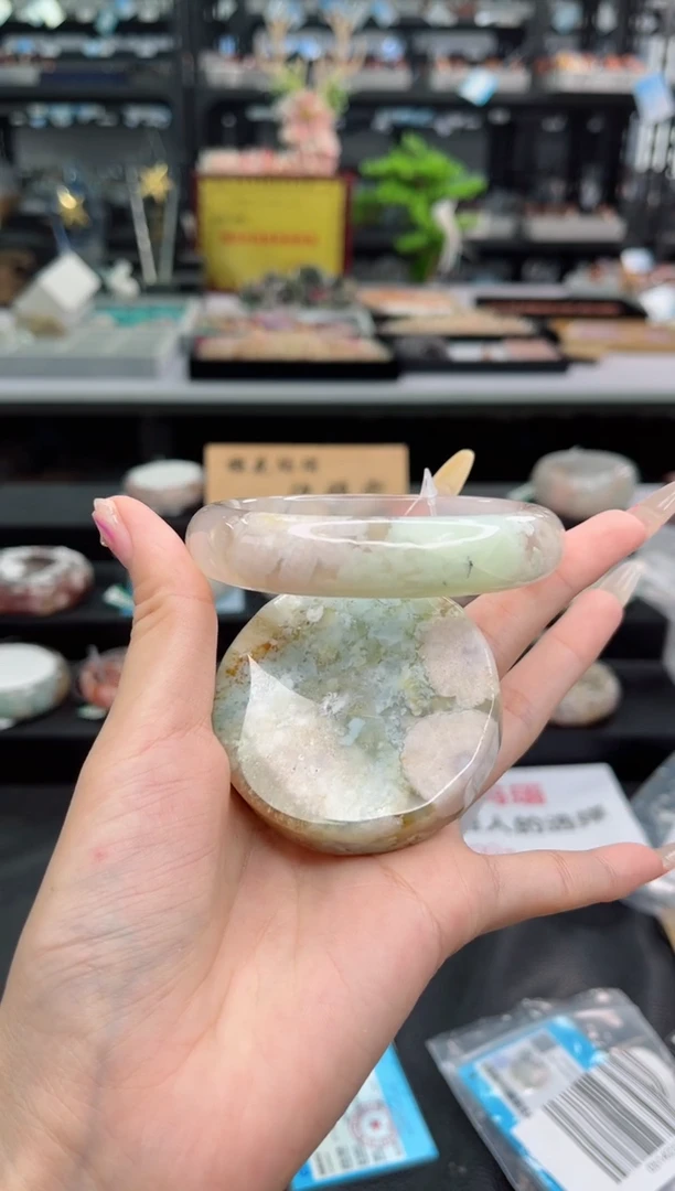 【闪购商品】石英质玉手镯未镶嵌61圈口(赠品镯心)6450142
