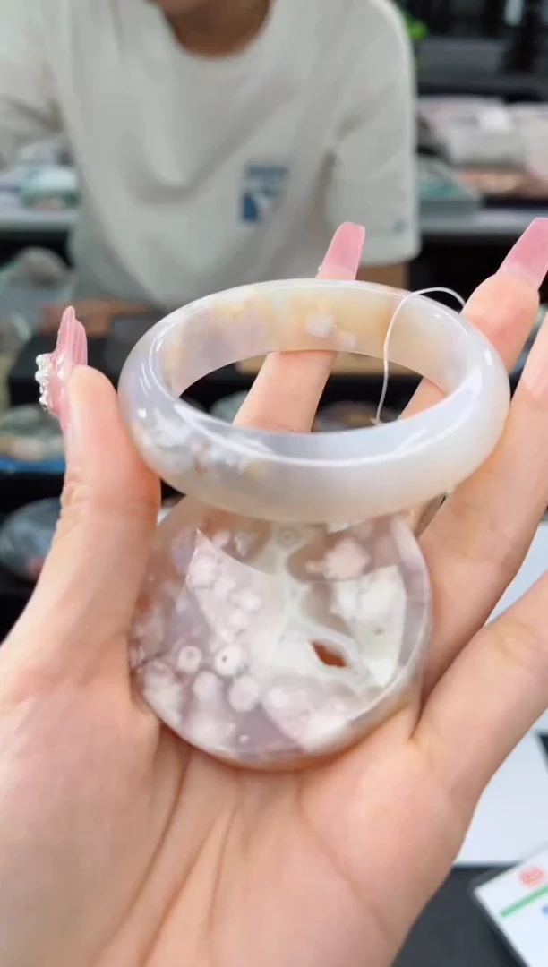 【闪购商品】石英质玉手镯未镶嵌52圈口（不退不换）1156007