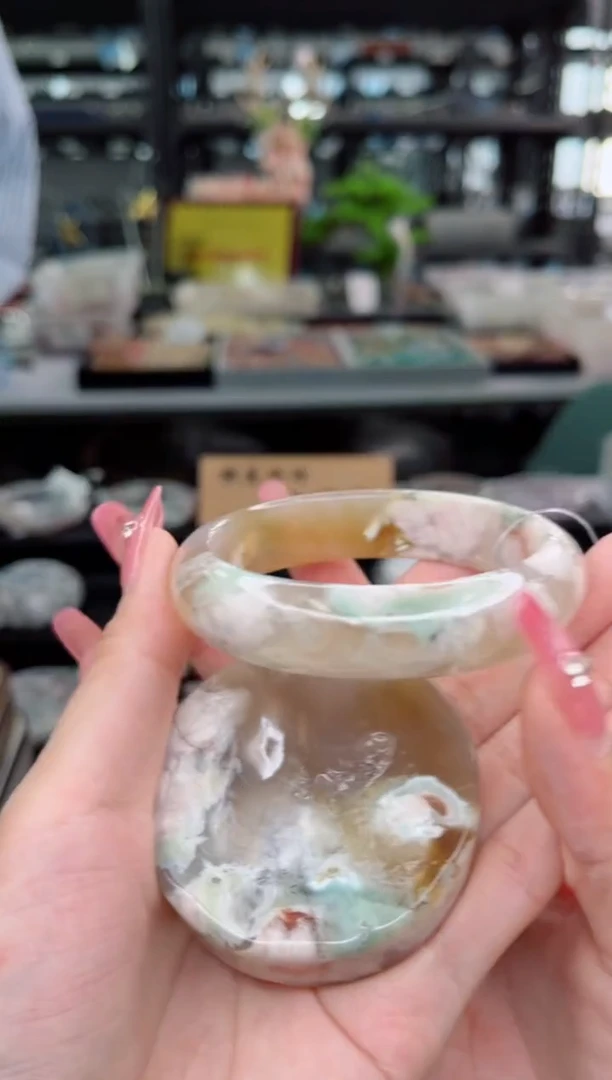 【闪购商品】石英质玉手镯未镶嵌59圈口（赠品镯心）6539155