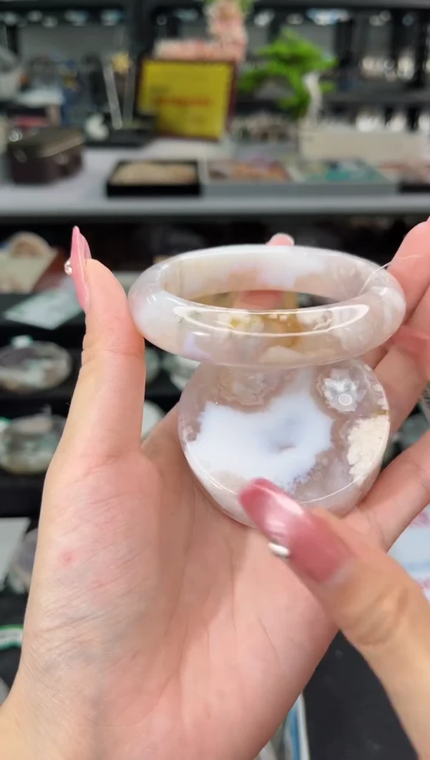 【闪购商品】石英质玉手镯未镶嵌57圈口（赠品镯心）1539094