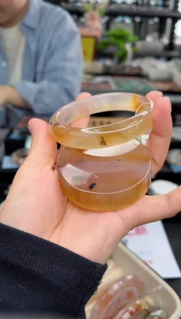 【闪购商品】石英质玉手镯未镶嵌62圈口（赠品镯心）3455398