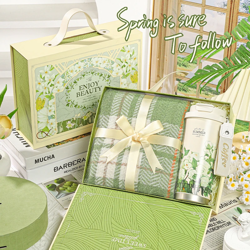 生日礼物女生送闺蜜实用高级感圣诞节送给女朋友冬季保暖围巾礼盒