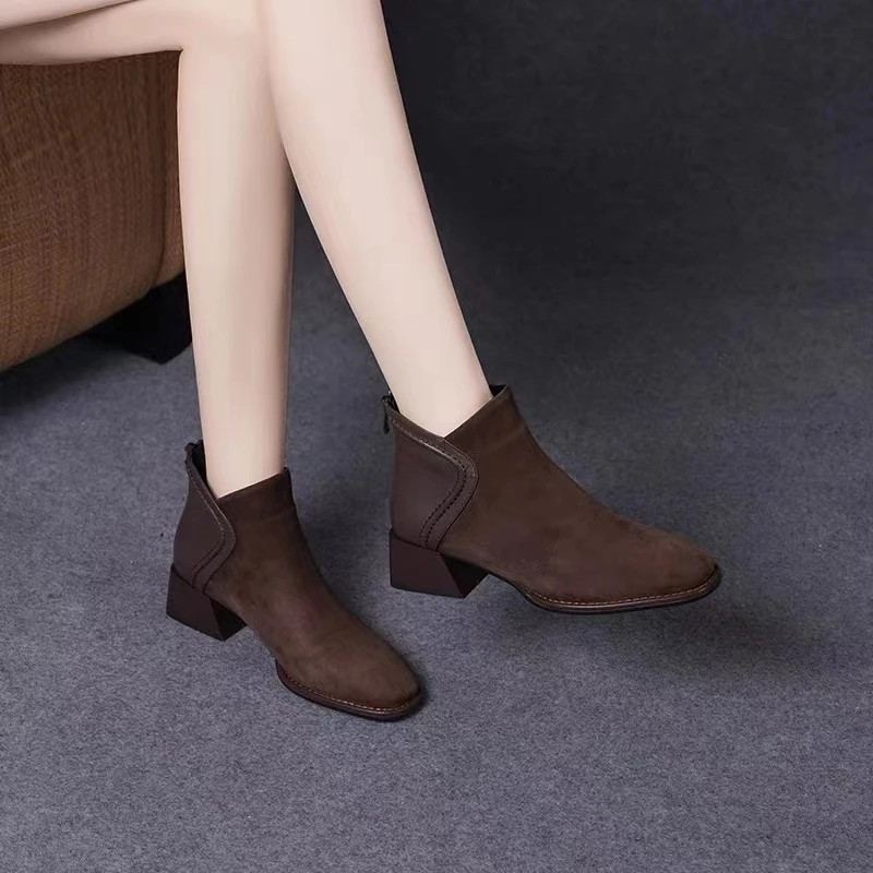 2025年新款秋冬季方头磨砂短靴粗跟中跟真皮女鞋软皮小裸靴马丁靴