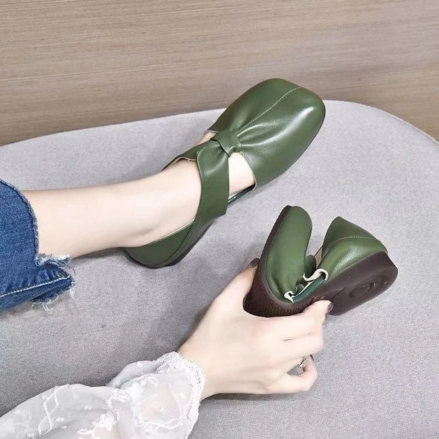 软底软面真皮妈妈鞋2025年夏季新款中空舒适一脚蹬民族风单鞋女