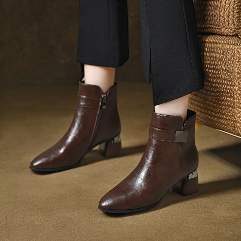 真皮2024新款秋冬季短靴尖头加绒高跟女鞋粗跟皮鞋软皮中跟马丁靴