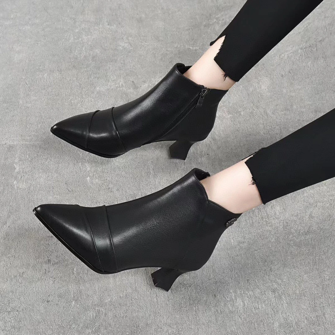 2025年秋冬季新款侧拉链尖头细跟小裸靴时尚百搭牛皮高跟时装短靴