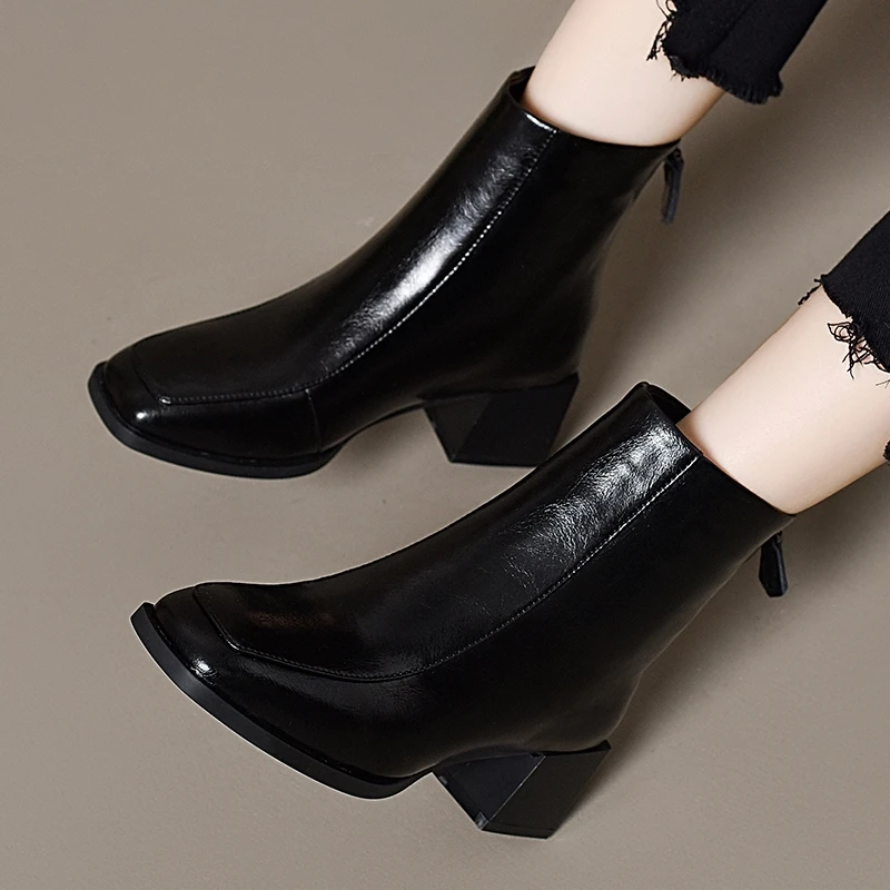 2025年冬季时尚品质方头方跟牛皮软底高跟百搭气质舒适时装短靴女