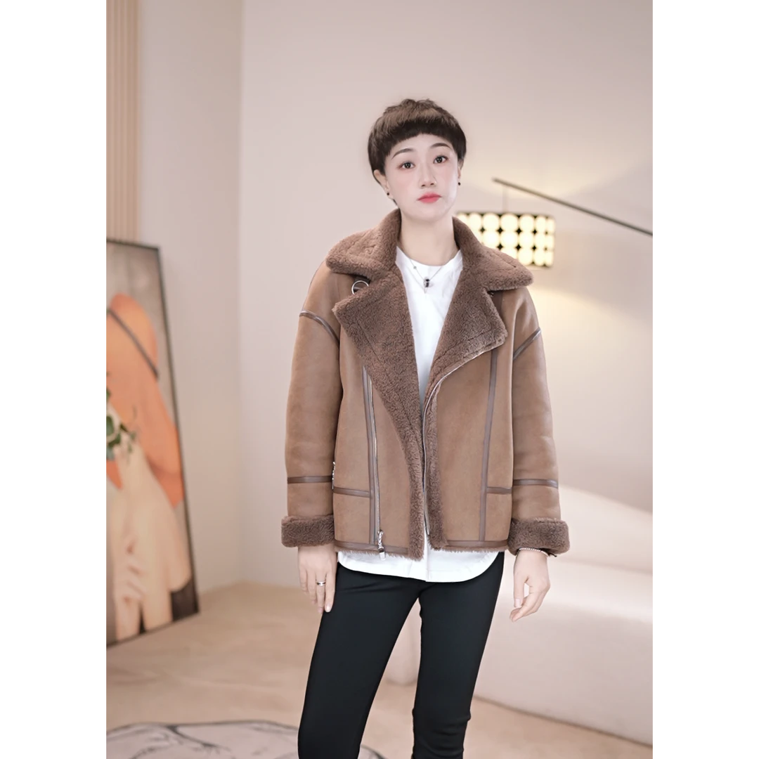 2024年冬季优雅设计师版中长款新版外套女士拼接轻奢气质