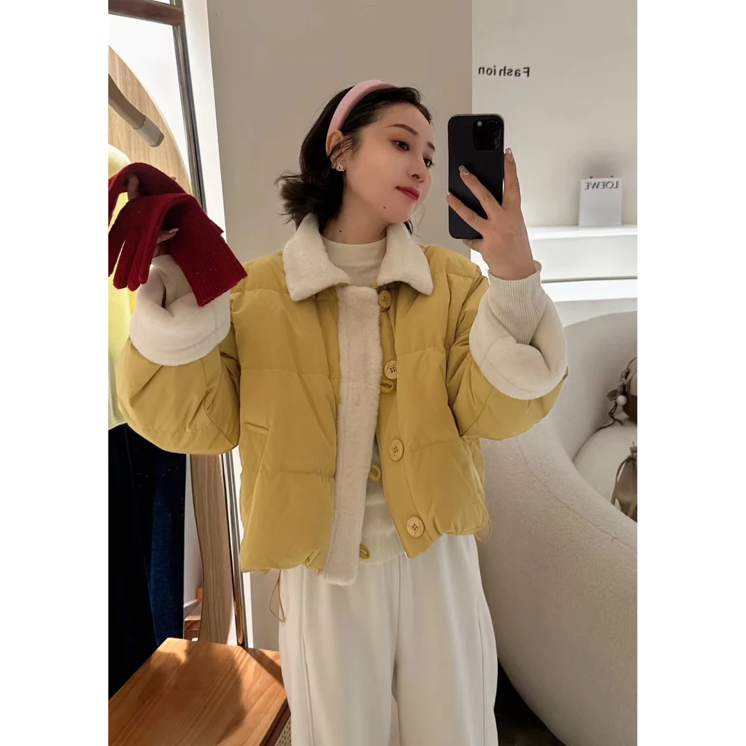 羽绒服女短款2024宽松拼接羊羔毛娃娃领时尚百搭小个子外套