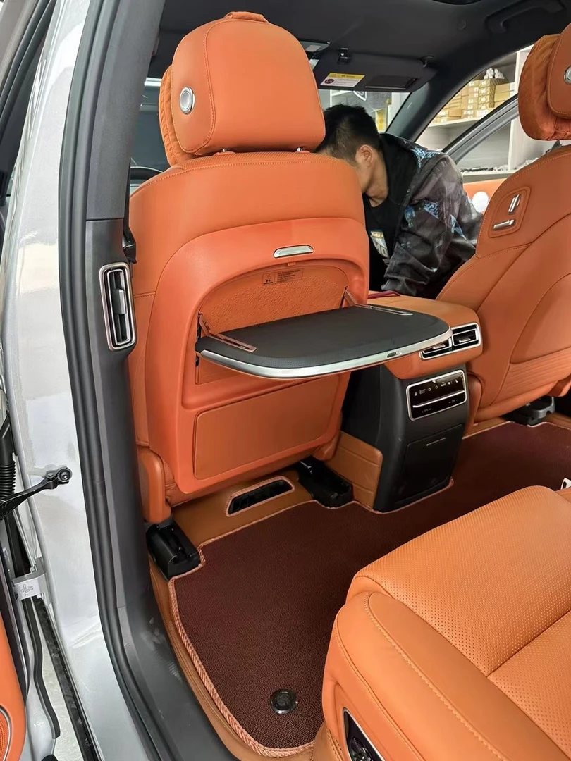 适用于理想L7多功能小桌板中排座椅折叠桌改装升级汽车用品