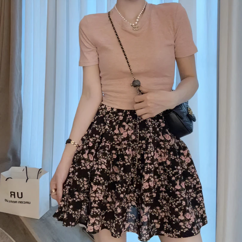 春夏季新款时尚清新洋气显瘦极简风T恤+高腰短款百褶碎花短裙