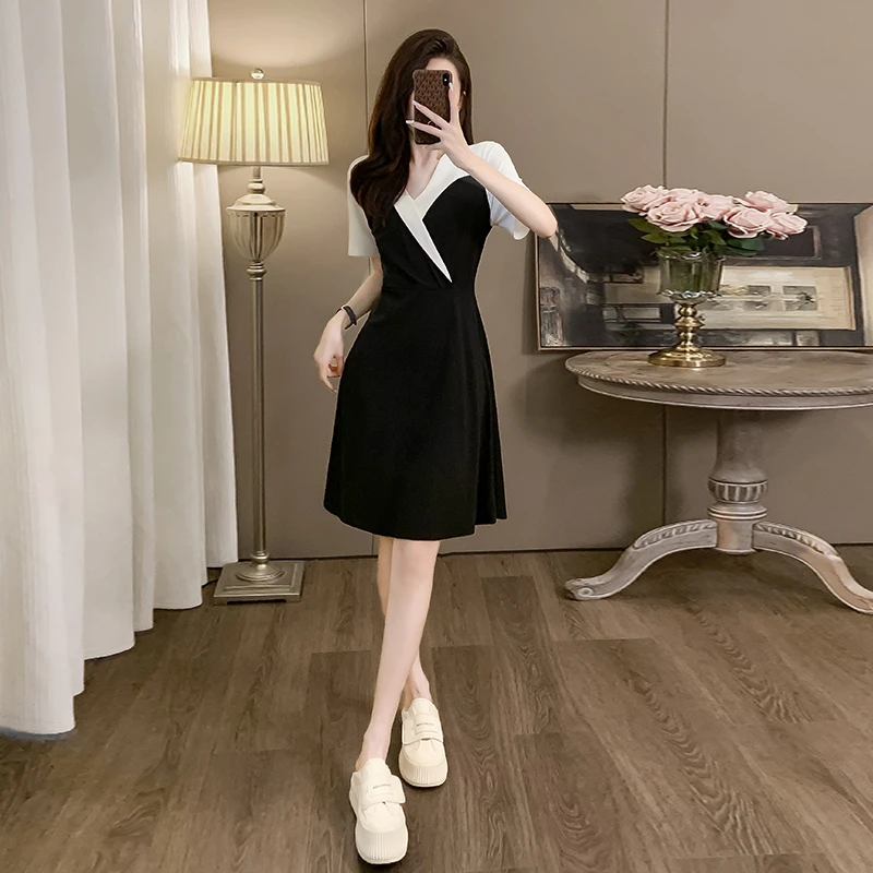 黑白拼接休闲连衣裙女气质名媛高端女神范高级感V领短袖a字裙子夏