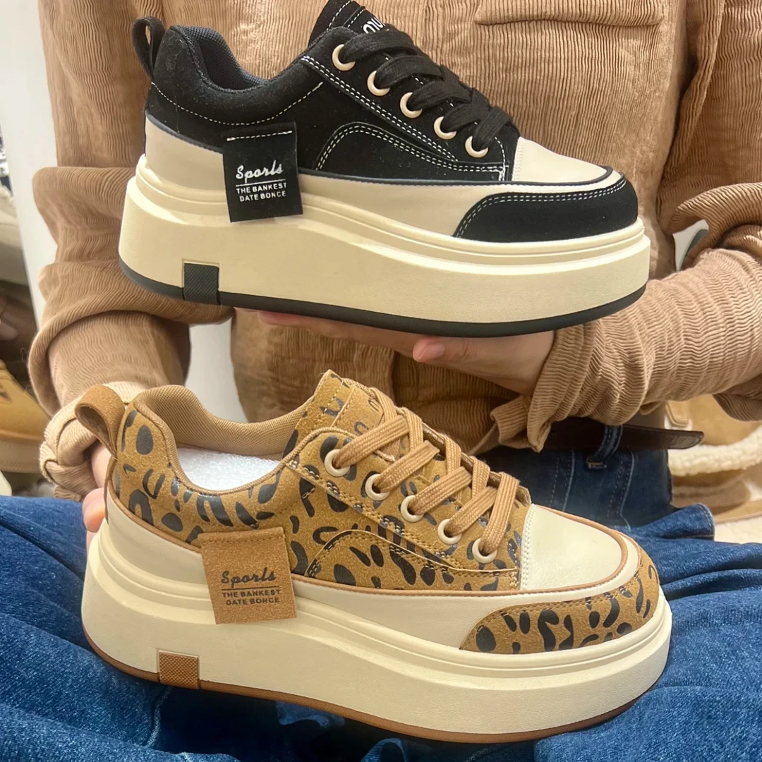 秋冬新款增高5公分的厚底休闲鞋韩版新款百搭简约秀气板鞋W888-8