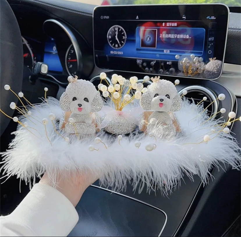 新款镶钻小旺柴泰迪摇头狗狗汽车摆件女司机女士车内饰