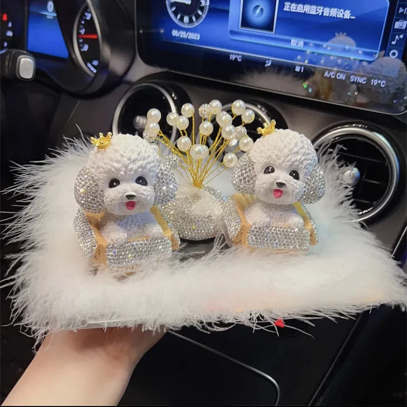 【镶钻摇头狗】创意车载装饰摇头泰迪狗狗汽车中控台摆件车香薰