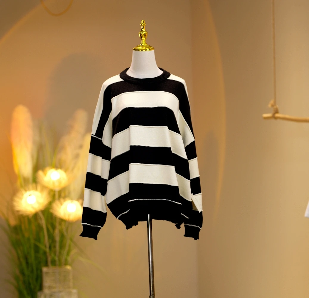 高定时尚气质减龄休闲上衣 2410217