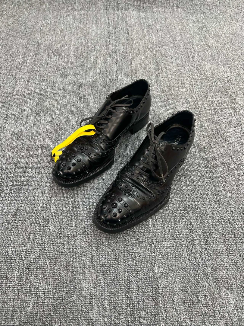 Prada/普拉达 系带商务鞋  37码/0922