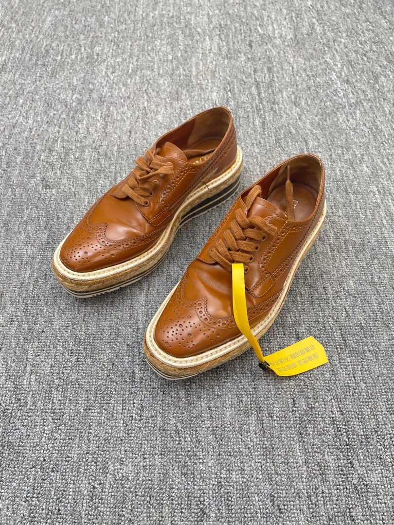 prada/普拉达牛皮系带厚底休闲鞋 37码/0932